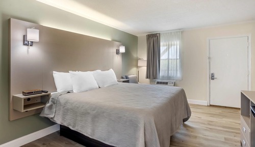 Room, 1 King Bed, Non Smoking (Efficiency)