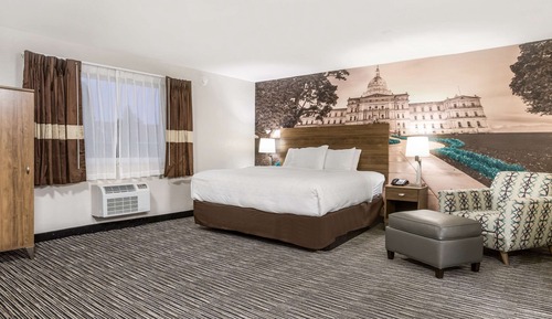 Suite, 1 King Bed, Non Smoking (Efficiency, Upgrade)