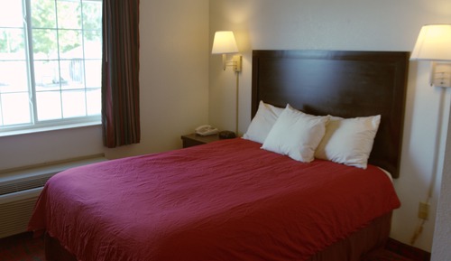 1 Queen Bed with Sofa/Kitchenette Non-Smoking
