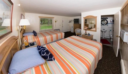 Premium Quadruple Room, Ensuite (Hillside Room 08)