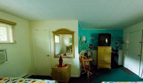 Quadruple Room, Ensuite (Hillside Room 05)