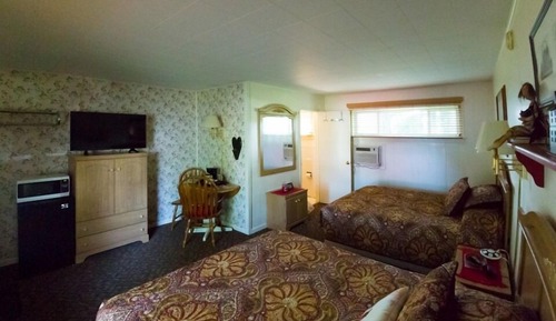 Standard Quadruple Room, Ensuite (Hillside Room 04)