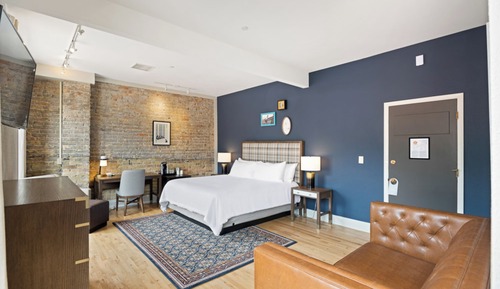 Room, 1 King Bed, Mountain View