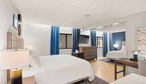 Room, Multiple Beds