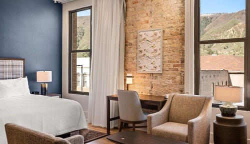 Signature Room, Multiple Beds (View)