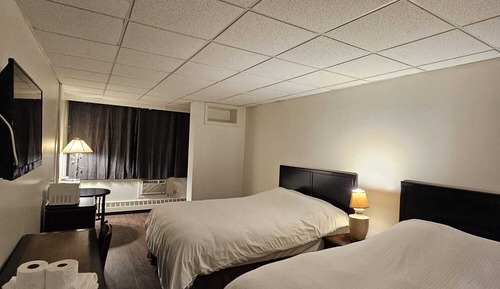 Standard Room, 2 Queen Beds, Club Lounge Access, Lakeside