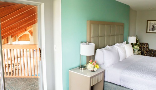 Suite, 1 King Bed, Non Smoking, Balcony