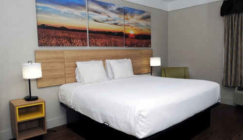 Standard Room, 1 King Bed