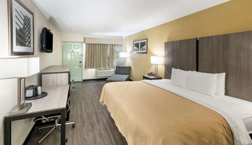 Standard Room, 1 King Bed, Non Smoking