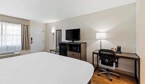 Standard Room, 1 King Bed, Non Smoking