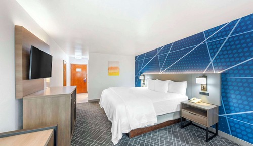 Standard Room, 1 King Bed, Non Smoking