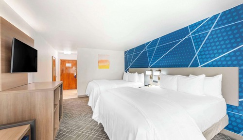 Room, 2 Queen Beds, Accessible, Non Smoking