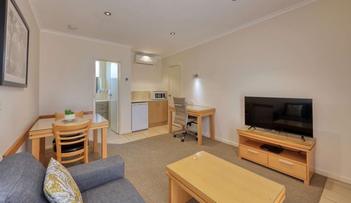 Suite, 1 Queen Bed, Non Smoking