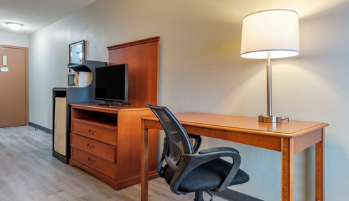 Suite, 1 King Bed, Non Smoking