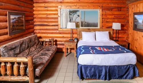Deluxe Cabin, 2 Queen Beds, Kitchenette
