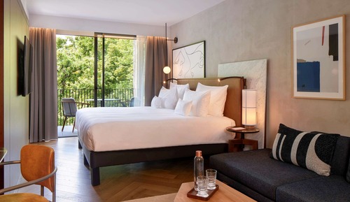 Executive Room, 1 Queen Bed with Sofa bed, Balcony (Artist)