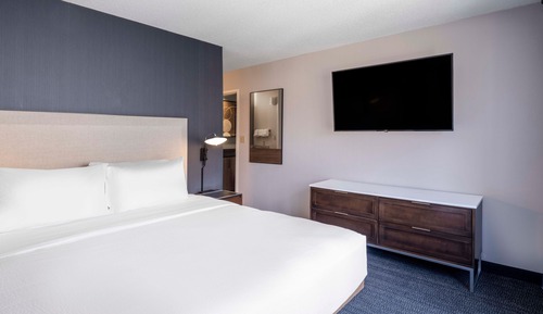 Executive Suite, 1 Bedroom, Non Smoking (Mobility/Hearing Accessible, Tub)
