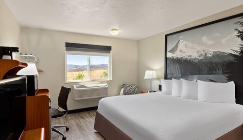 Standard Room, 1 King Bed
