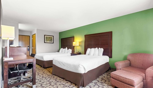 Standard Room, Multiple Beds, Non Smoking, Refrigerator & Microwave