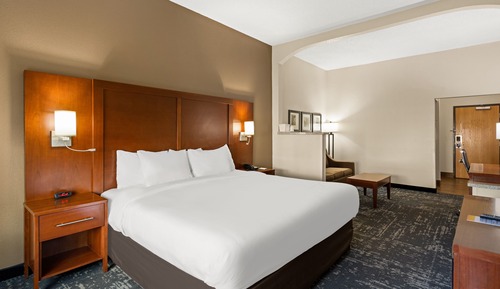 Suite, 1 King Bed, Accessible, Non Smoking