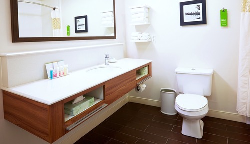 Room, 2 Queen Beds, Accessible, Bathtub