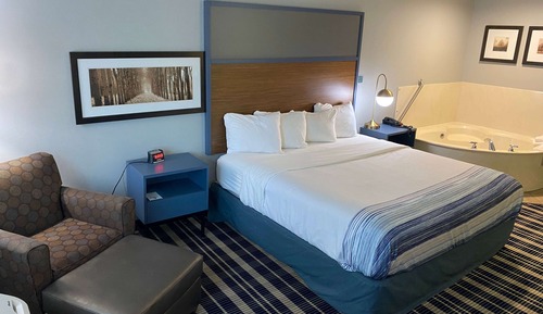 Suite, 1 Queen Bed, Accessible, Non Smoking (First Floor)