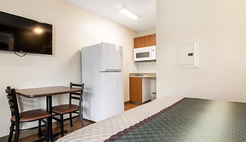 Standard Studio, 1 Queen Bed, Accessible, Non Smoking