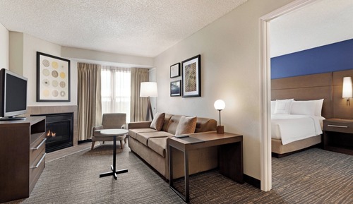 Suite, 2 Bedrooms (Mobility Accessible, Roll-In Shower)