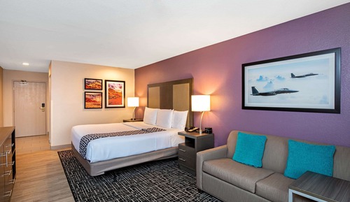 Room, 1 King Bed, Accessible, Non Smoking (Mobility/Hearing Impaired Accessible)