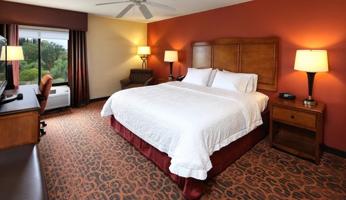 1 Queen Bed, Accessible, Tub, Nonsmoking