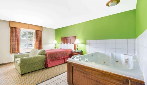 Studio Suite, 1 Queen Bed, Non Smoking