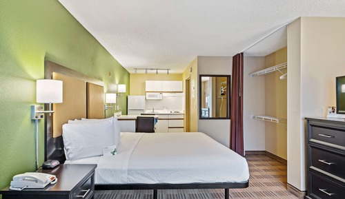 Deluxe Studio, 1 King Bed with Sofa bed, Non Smoking