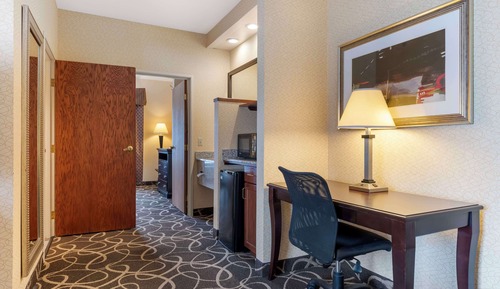 Suite, 1 King Bed with Sofa bed, Non Smoking, Refrigerator & Microwave (with Sofabed)
