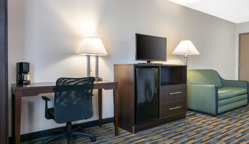 Suite, 1 King Bed, Non Smoking