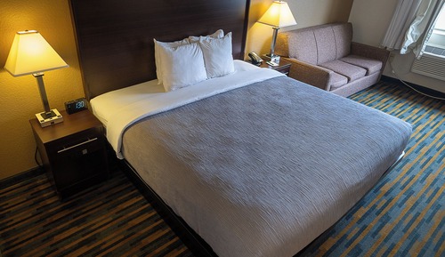 Standard Room, 1 King Bed, Non Smoking