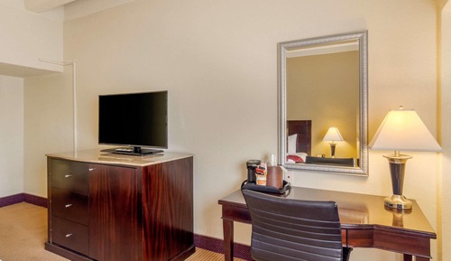 Studio, 1 King Bed