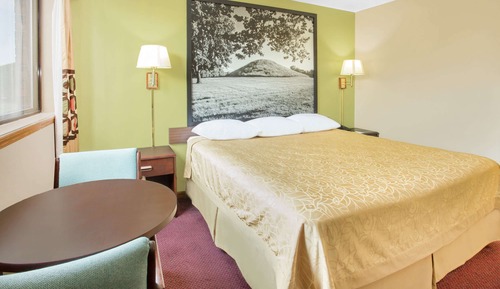 Standard Room, 1 King Bed, Accessible, Non Smoking