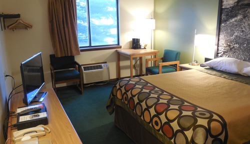 Standard Room, 1 Queen Bed