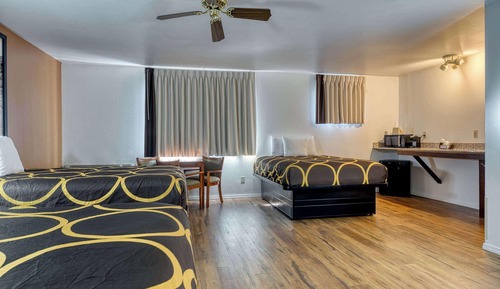 Room, Multiple Beds, Non Smoking