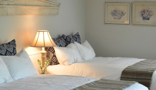 Deluxe Room, 1 Twin Bed, Lake View (One Bedroom Cottage-Lake View)