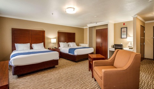 Suite, 2 Queen Beds, Non Smoking