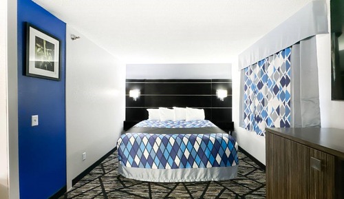 Suite, 1 King Bed, Non Smoking, Hot Tub