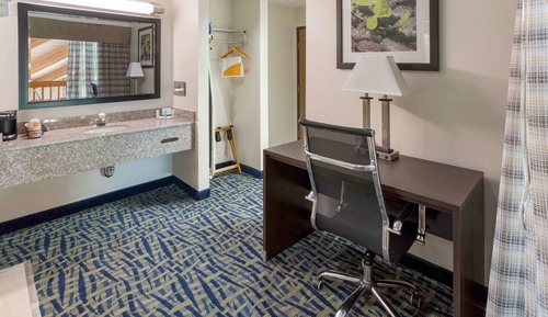 Suite, 1 King Bed, Non Smoking