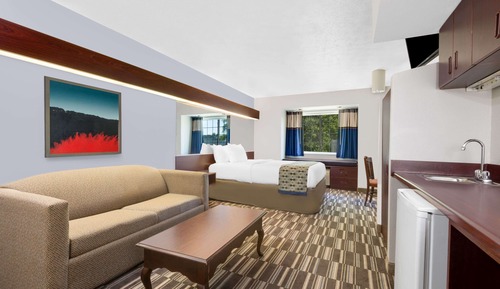 Studio Suite, 1 Queen Bed, Accessible, Non Smoking