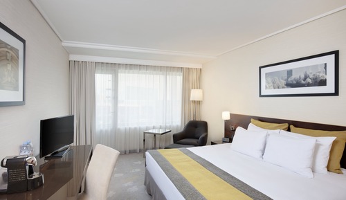 Standard Room, 1 King Bed, Balcony