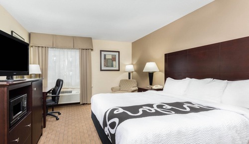 Room, 1 King Bed, Mobility Accessible, Non Smoking (Bathtub W/grab Bars)