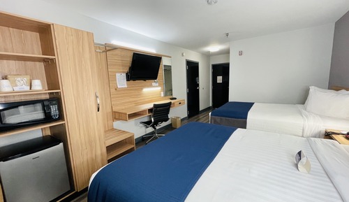 Room, 2 Queen Beds, Non Smoking