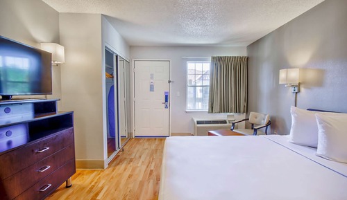 Standard Room, 1 Queen Bed, Non Smoking