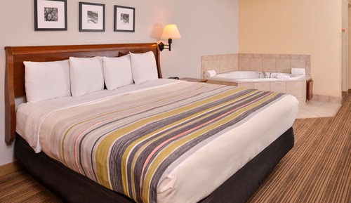 Suite, 1 King Bed, Non Smoking, Jetted Tub