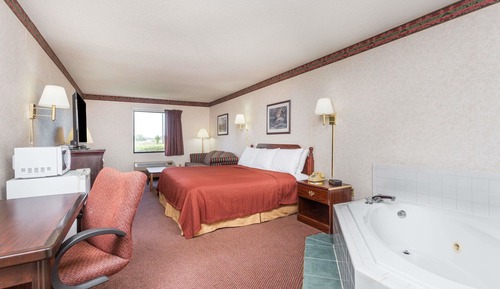 Suite, 1 King Bed with Sofa bed, Smoking